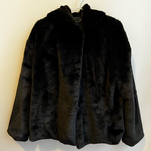 Zara fun fur Teddy hooded jacket size S black - Picture 2 of 10